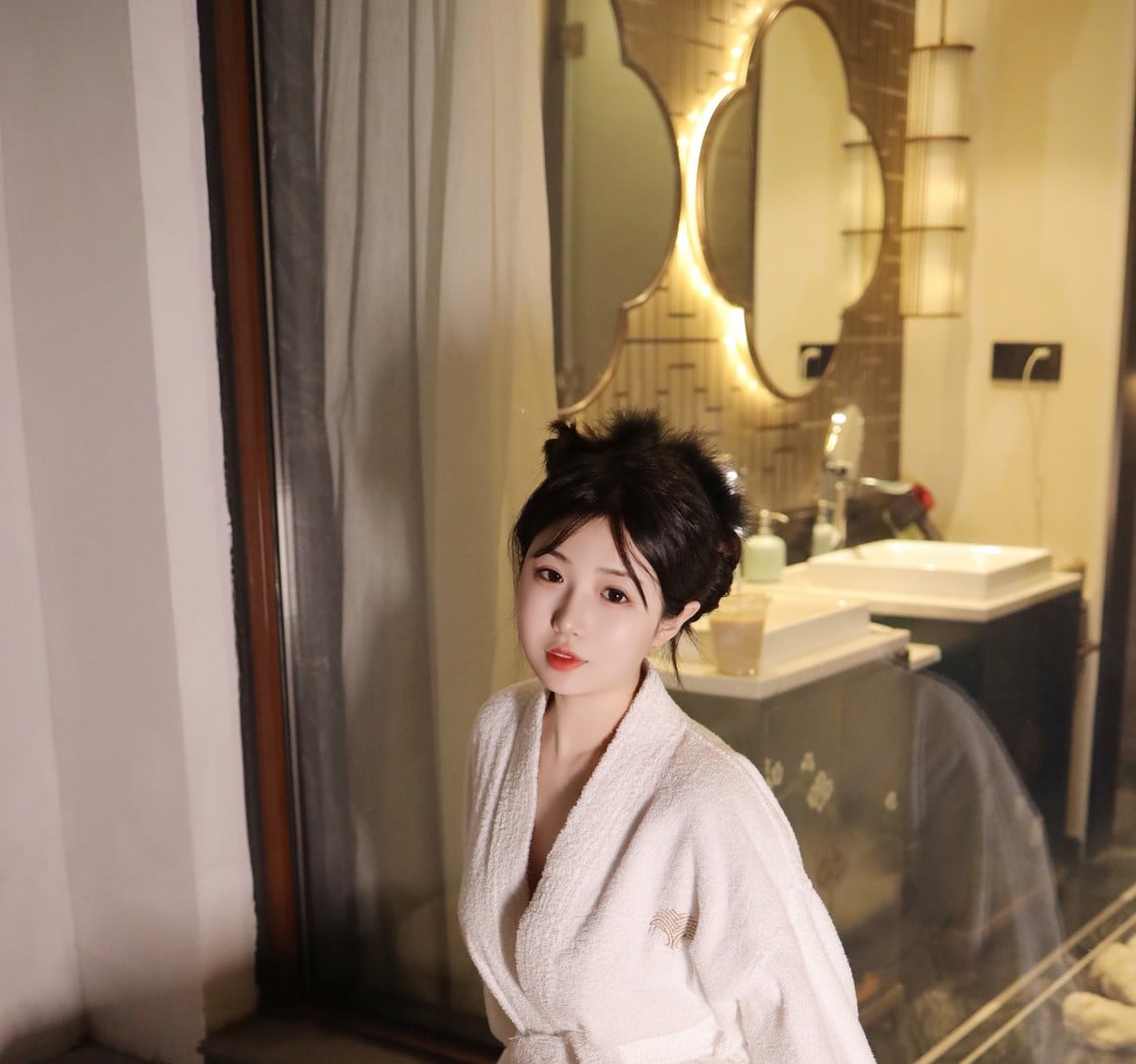 袁圆 – 秀人内购无水印写真合集13套 11GB-美图拍美图拍