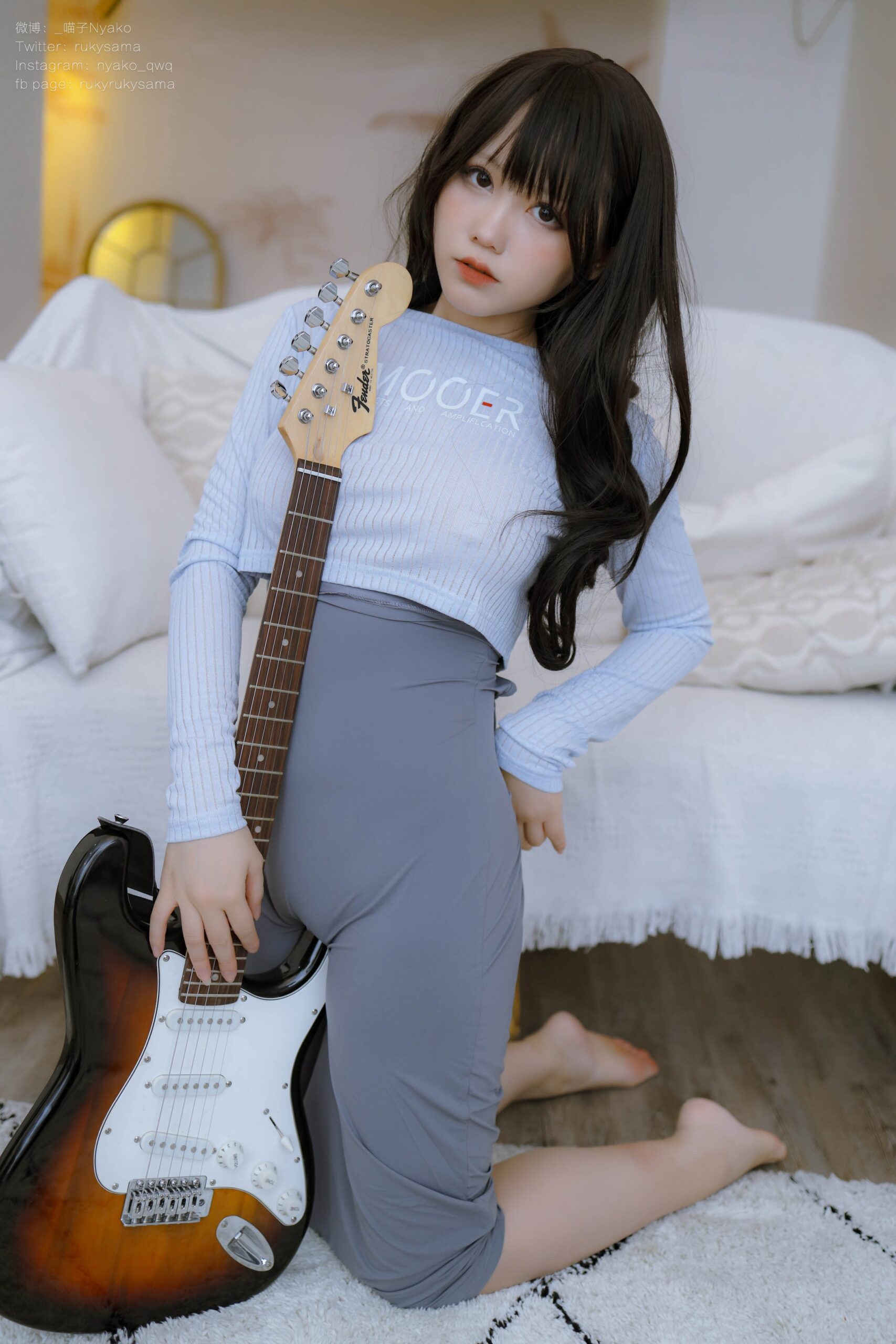 Nyako喵子 – 吉他妹妹 连衣裙美图拍