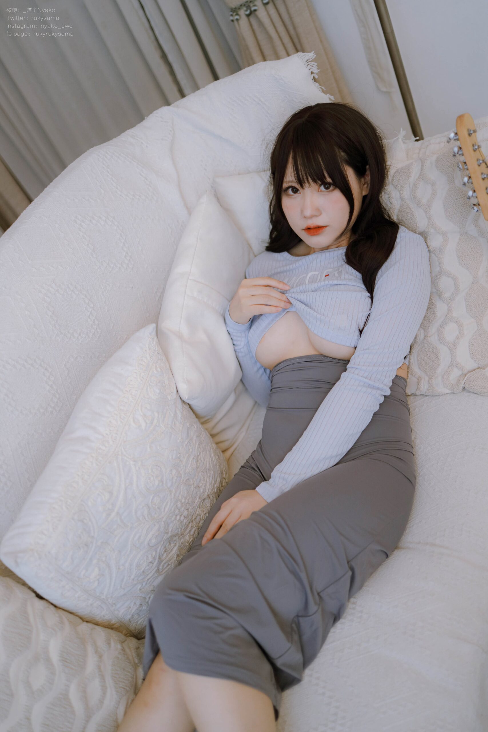 Nyako喵子 – 吉他妹妹 连衣裙美图拍