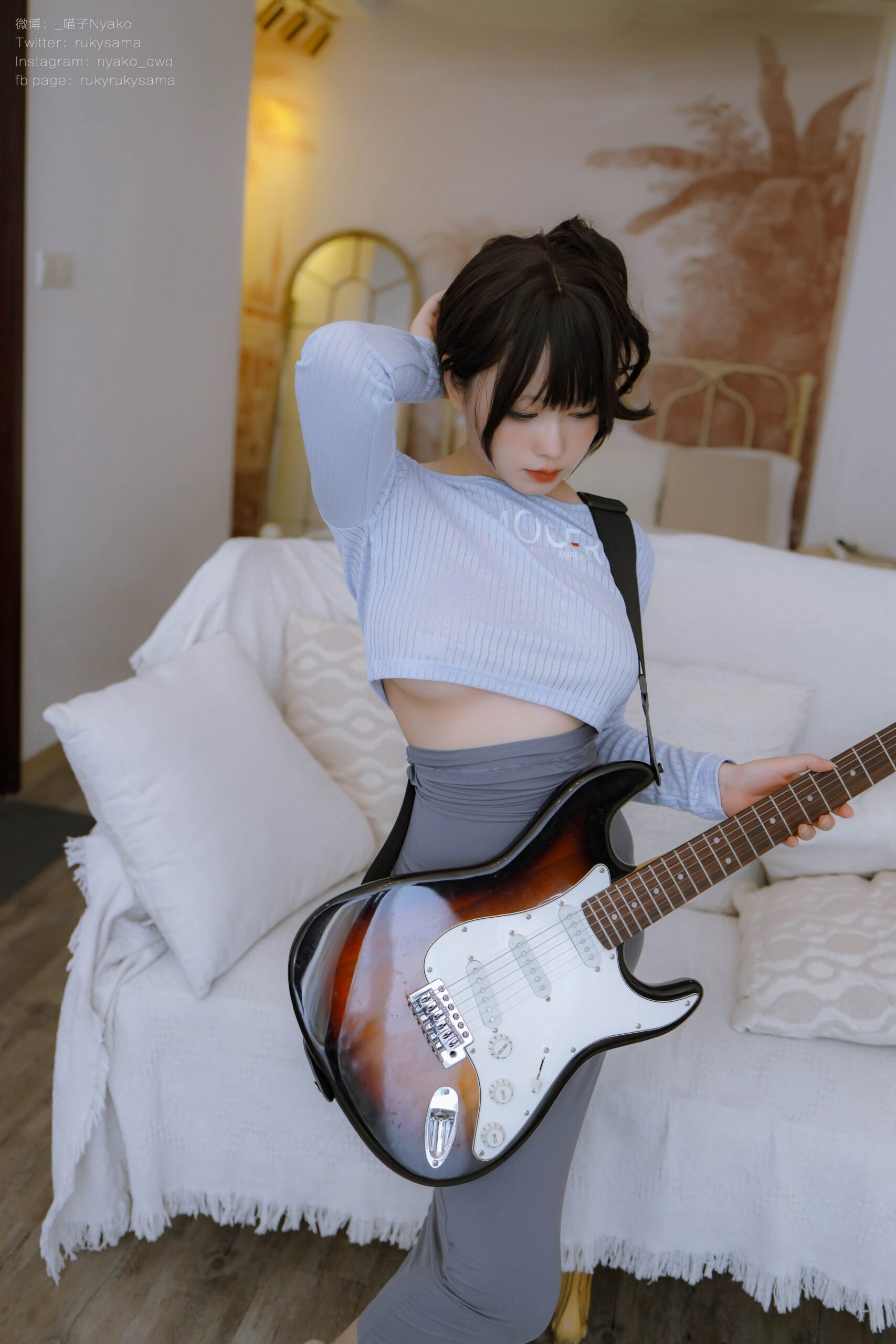 Nyako喵子 – 吉他妹妹 连衣裙美图拍