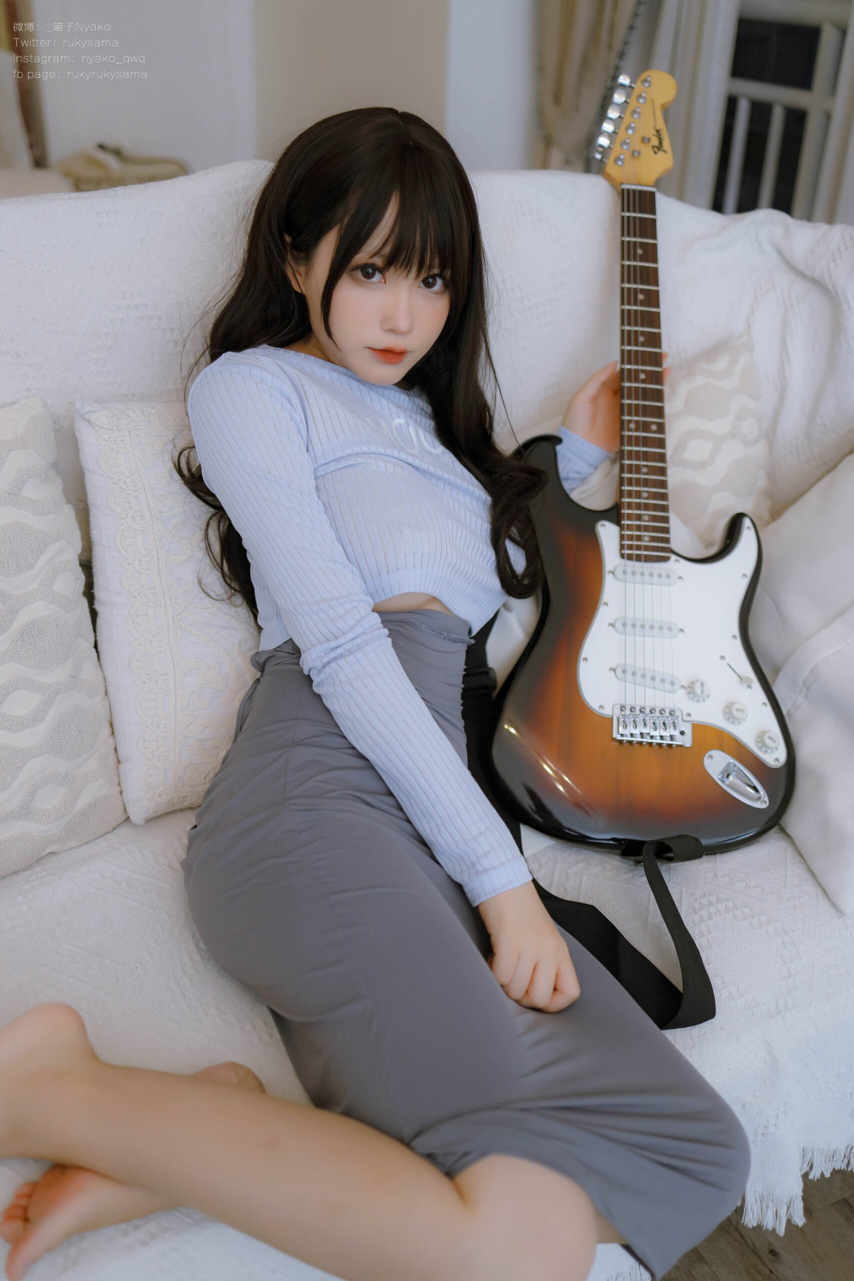 Nyako喵子 – 吉他妹妹 连衣裙美图拍