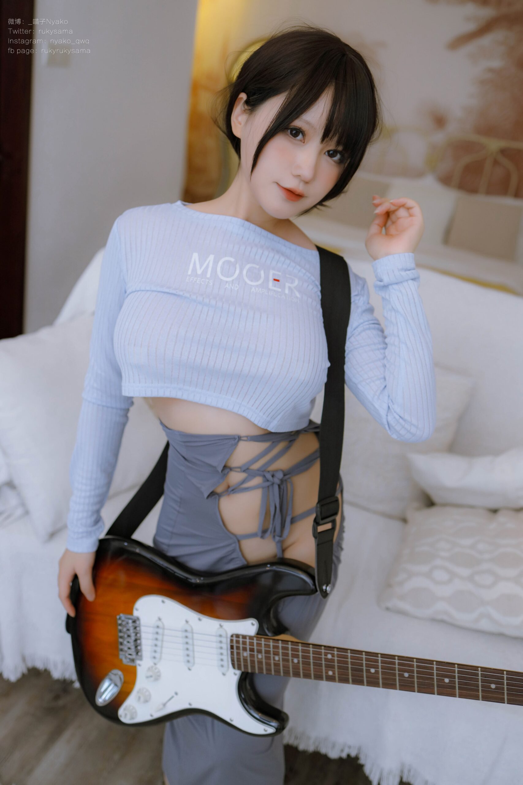 Nyako喵子 – 吉他妹妹 连衣裙美图拍