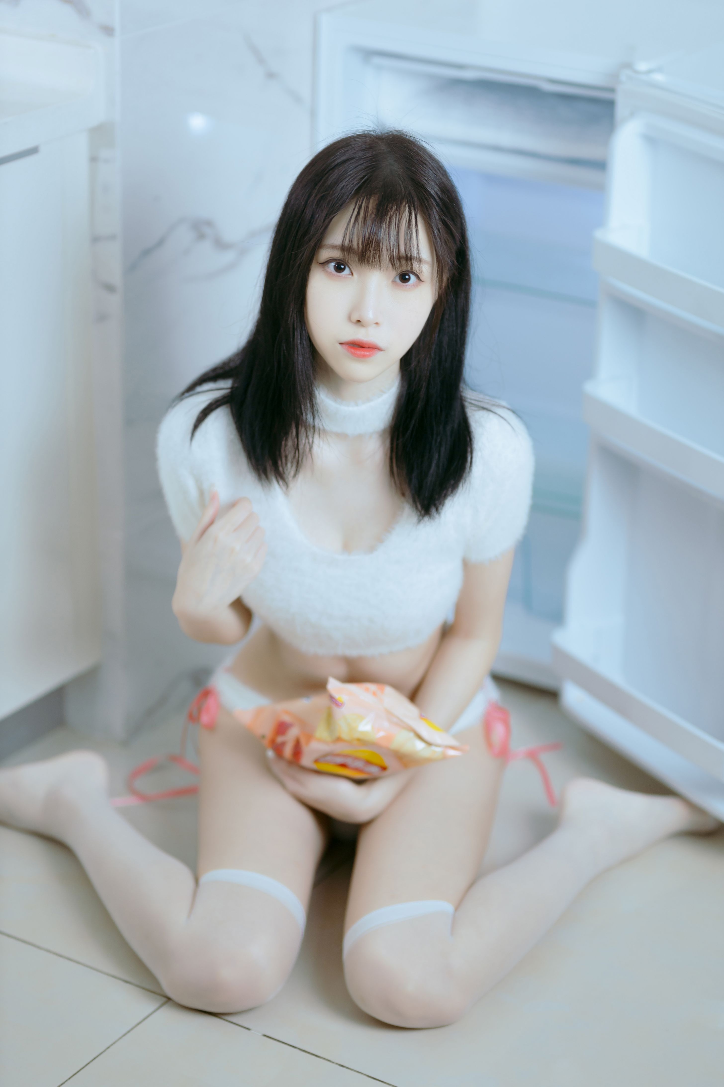 许岚LAN 纯欲毛衣美图拍
