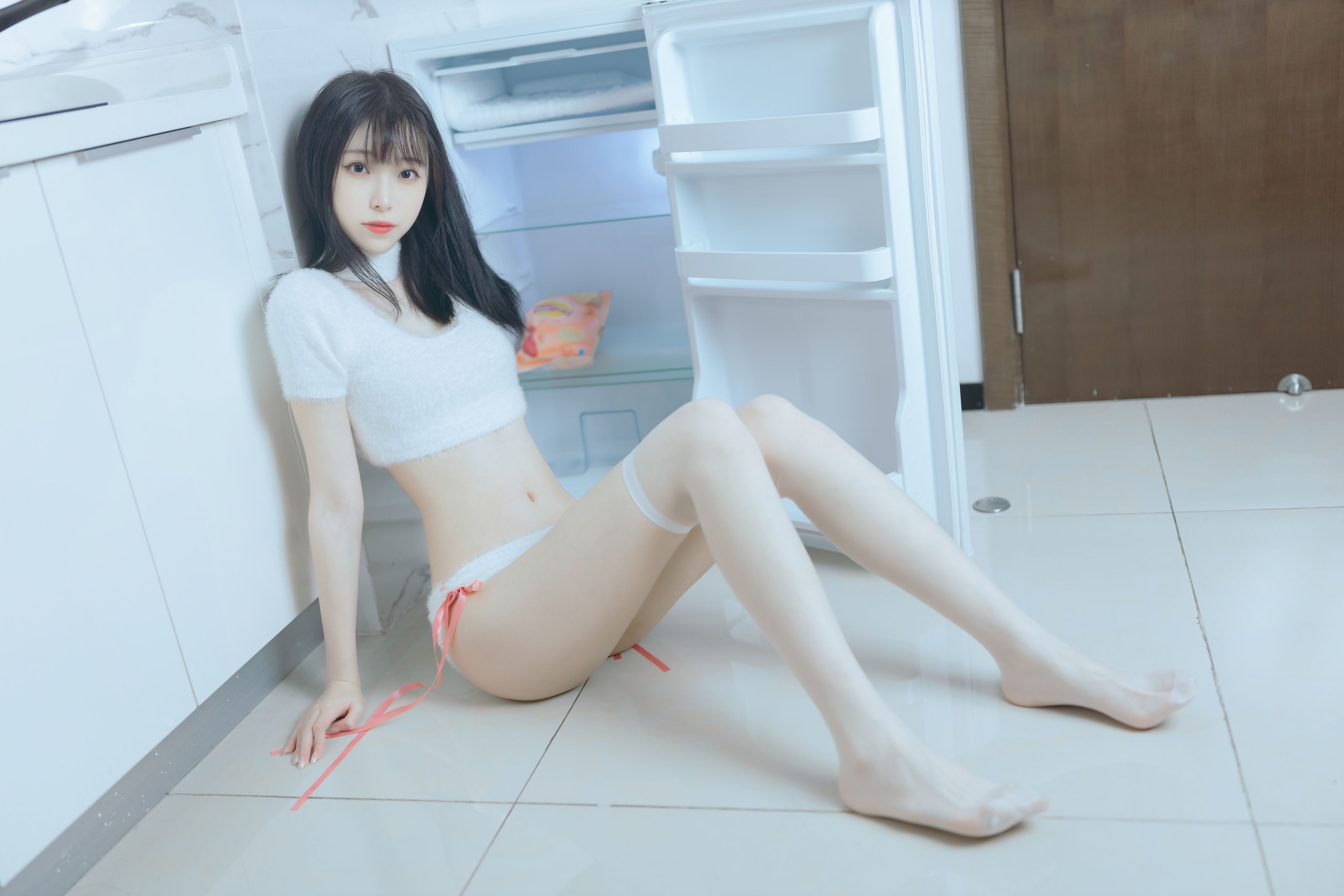 许岚LAN 纯欲毛衣美图拍